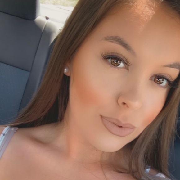 Meet your Posher, Alexandra - Picture 1 of 1